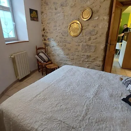 Ferienwohnung Le Petit Cocon Vénéjan Exterior foto